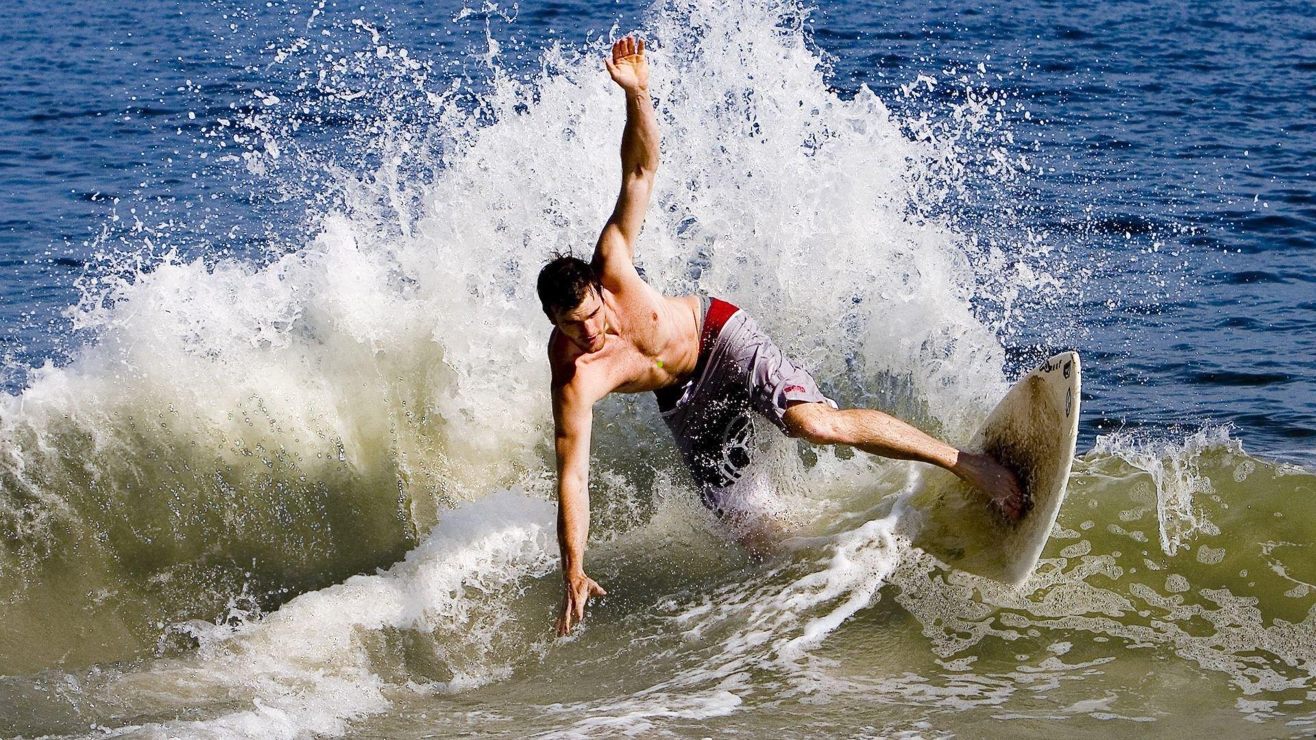 末节战神！里夫斯前三节蓄力，末节7中5独砍18分率队逆转