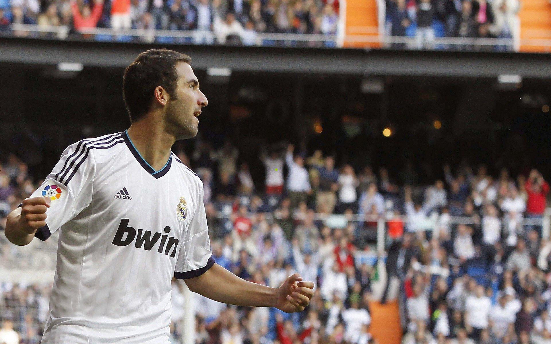 爱游戏网站_鲁梅尼格盛赞欧冠新赛制，革命性变革终结垃圾比赛，竞争强度与商业价值双线攀升