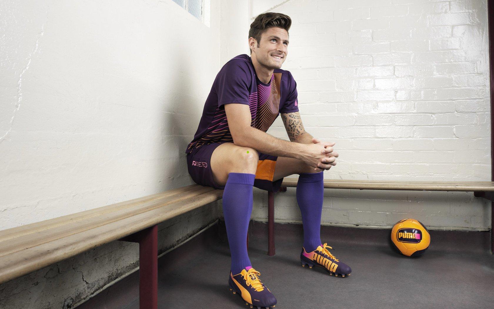 狼队深陷降级泥潭，创英格兰足球百年尴尬纪录—2024-2025赛季历史性低谷